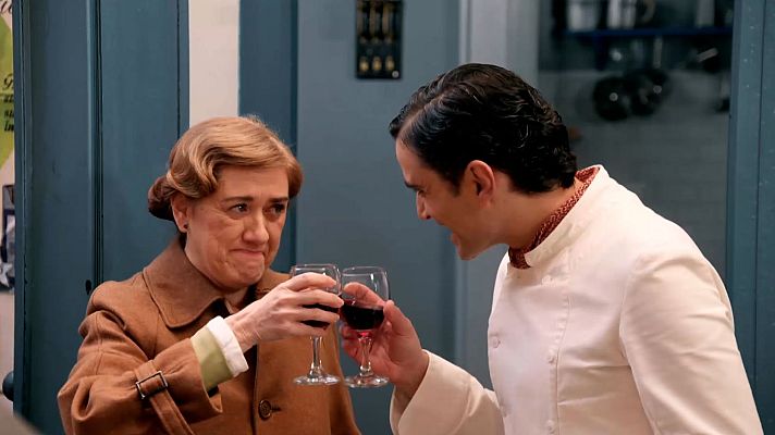 Salón de té La Moderna - Los trabajadores de La Moderna preparan una bonita despedida para Pietro