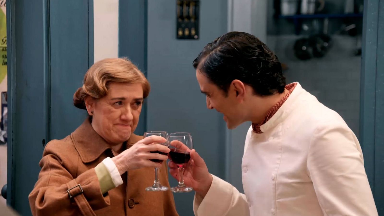 Los trabajadores de La Moderna preparan una despedida para Pietro - Salón de té La Moderna | Ver