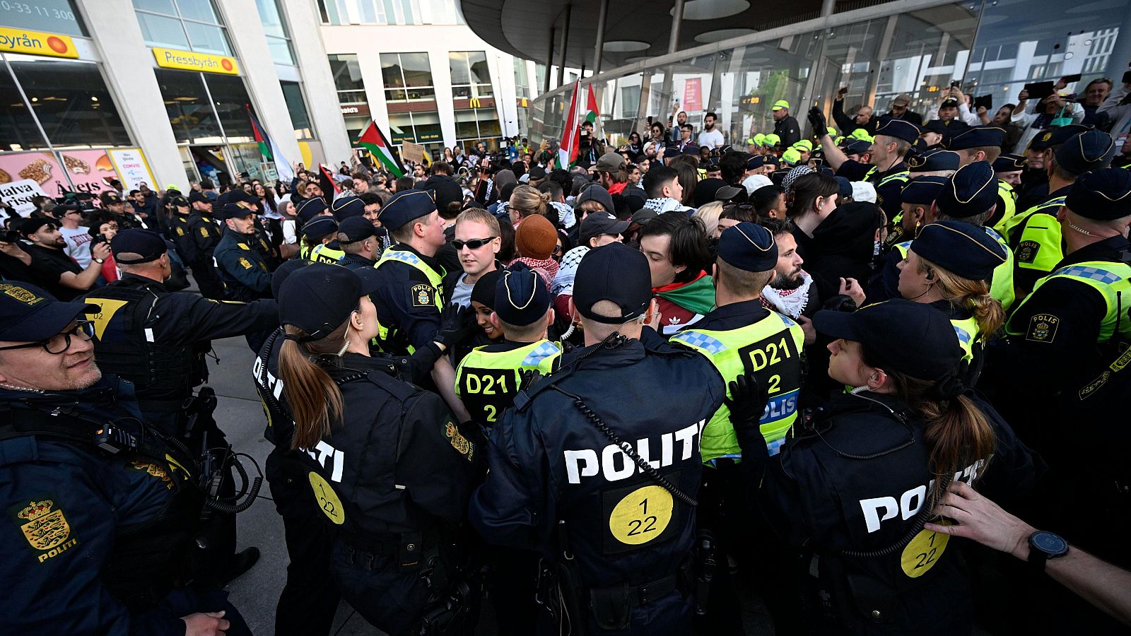 Tensión y abucheos a Israel en una de las finales más polémicas de Eurovisión | Ver