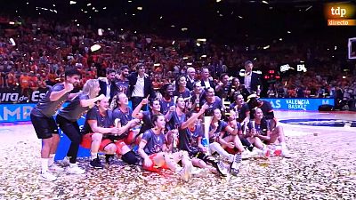 Valencia Basket logra el triplete tras ganar la Liga femenina en La Fonteta