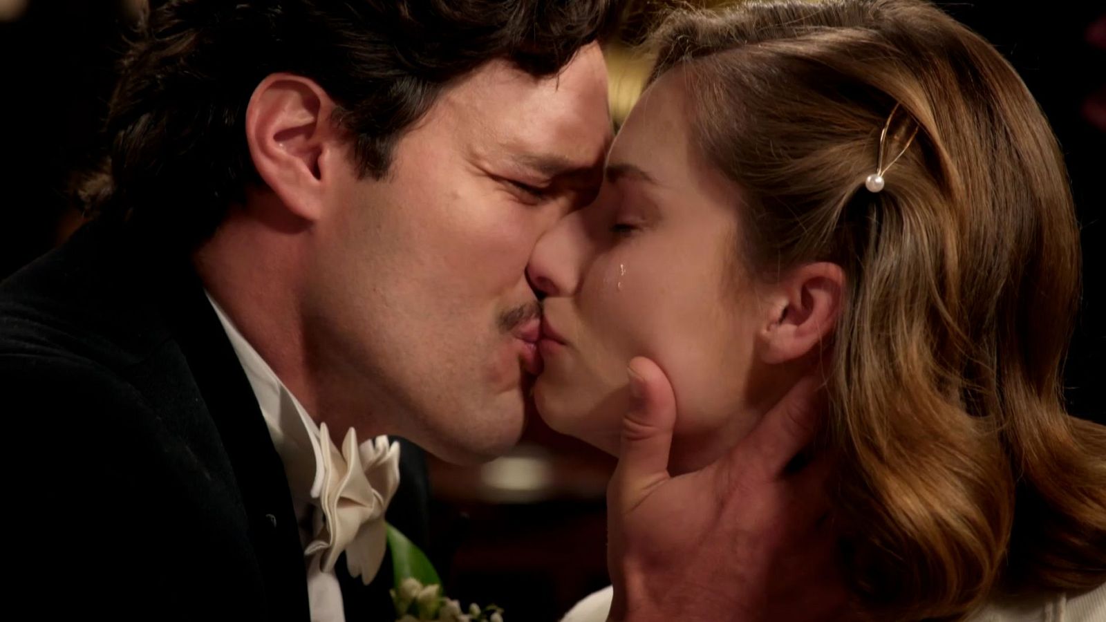 La Moderna: así ha sido la dramática boda de Íñigo y Matilde - Salón de té La Moderna | Ver