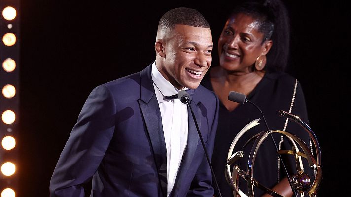 Telediario Matinal - Mbappé, sobre su futuro: "Lo que llega será muy excitante"