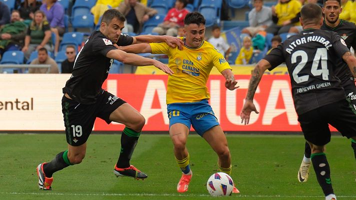 Resúmenes de LaLiga - Las Palmas - Betis: resumen del partido, 36ª jornada | Primera