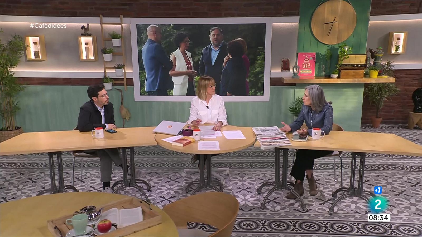 El paleontòleg presenta la novel·la 'Al otro lado de la niebla'. Coneixem més el Projecte Home Catalunya. I analitzem el moviment d'Oriol Junqueras