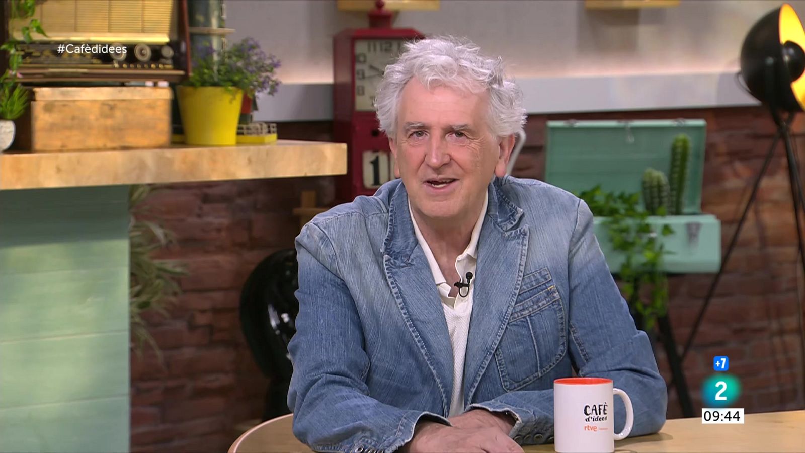 Juan Luis Arsuaga presenta la novel·la 'Al otro lado de la niebla' - Cafè d'idees | Veure