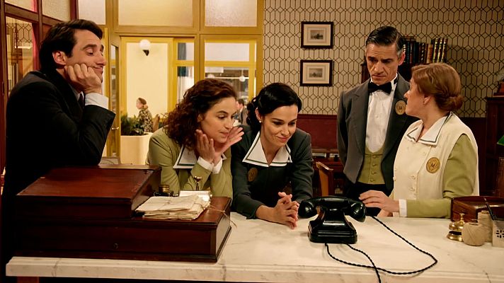 Salón de té La Moderna - Mario engaña a los trabajadores de la galería