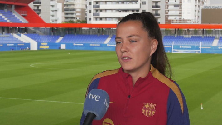 Fútbol - Claudia Pina, a TVE: "Todos los títulos son importantes. Tenemos ganas del tercero de la temporada e ir a por el cuarto"