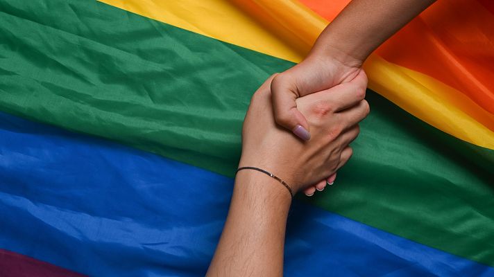 Telediario 2 - Víctimas de LGTBIfobia: dos de cada 10 agresiones acaban en denuncia en España