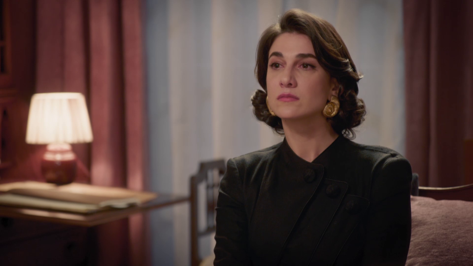 La Moderna: Carla echa a su madre de casa | Ver