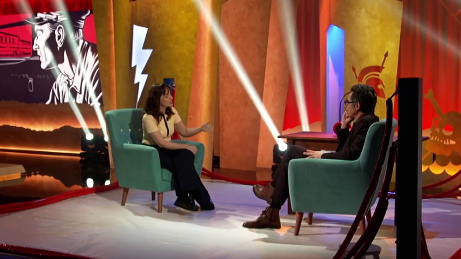 Marta Jiménez, El Duelo: 1984 vs El cuento de la criada - Ovejas eléctricas | Ver