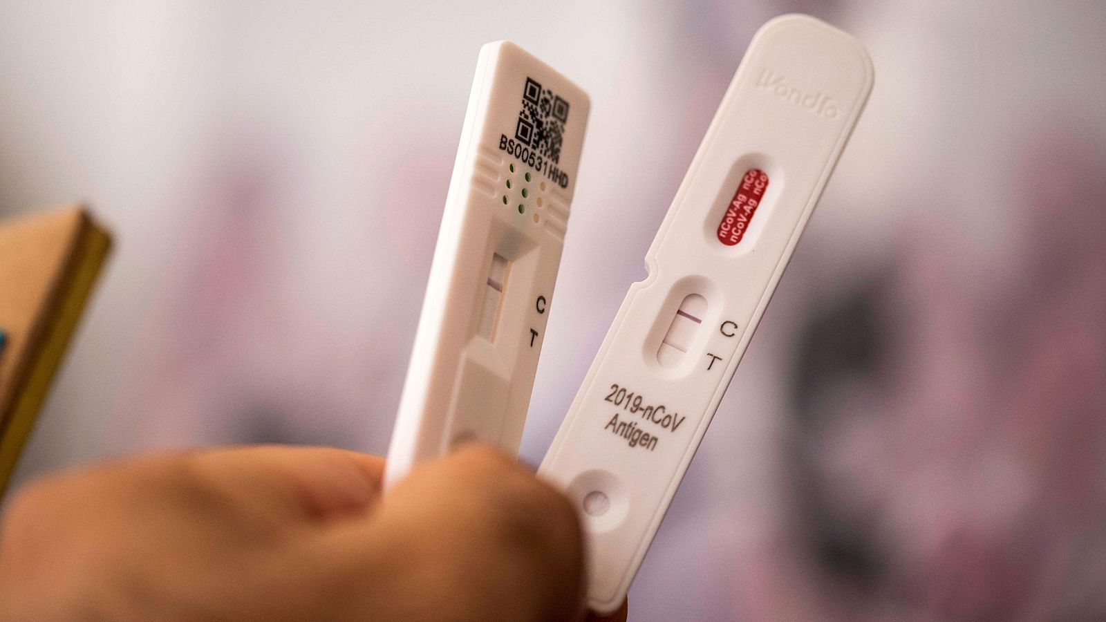 Se disparan los casos de COVID-19 debido a una nueva subvariante de ómicron - Telediario 1 | Ver