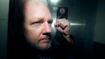 El Tribunal Superior de Londres autoriza a Assange a recurrir en otra audiencia su extradicin a EE.UU.