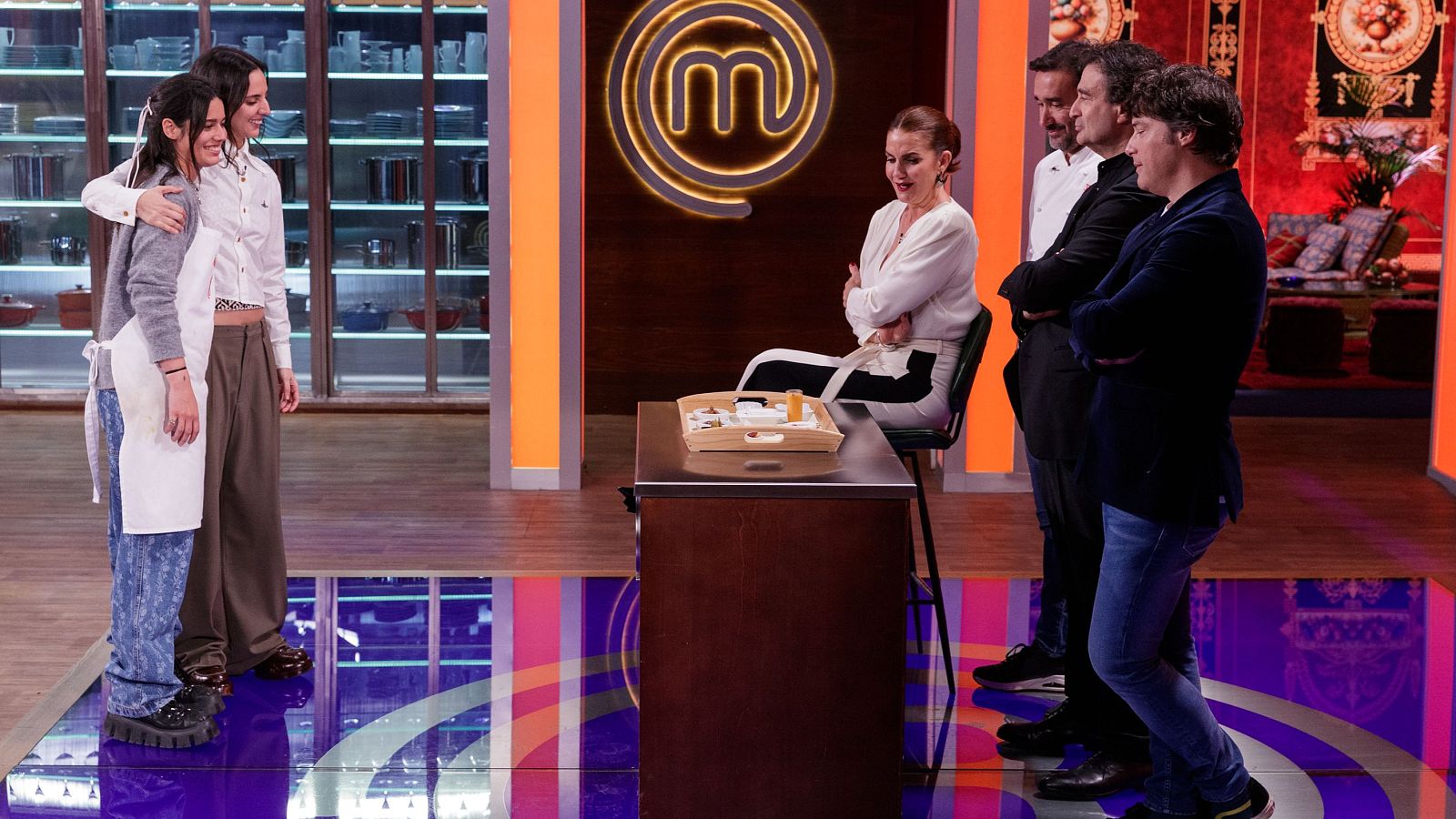 Ángela y Amanda súper enamoradas en MasterChef 12 - MasterChef | Ver