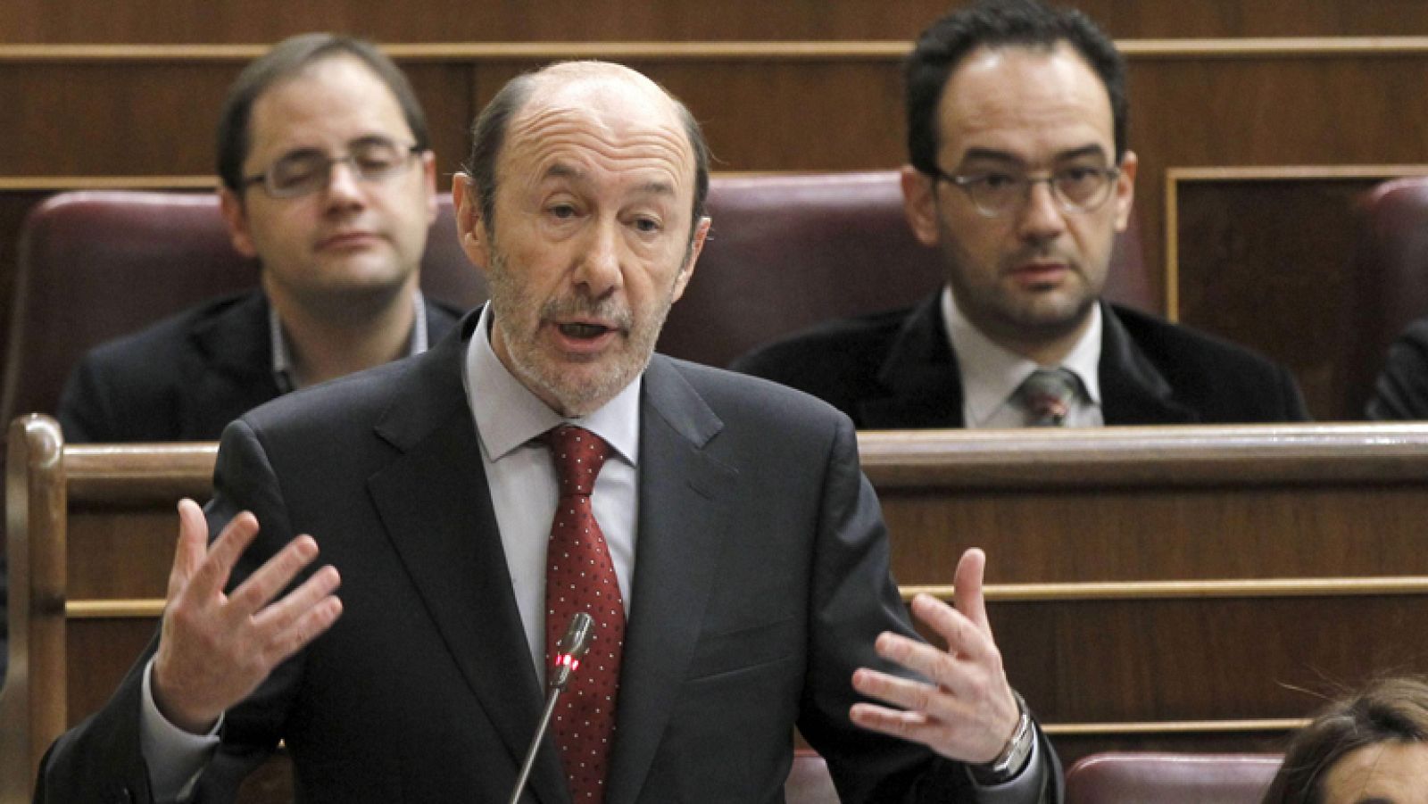 Rubalcaba: "Por primera vez se recortan derechos con carácter retroactivo" - Informativo 24h | Ver