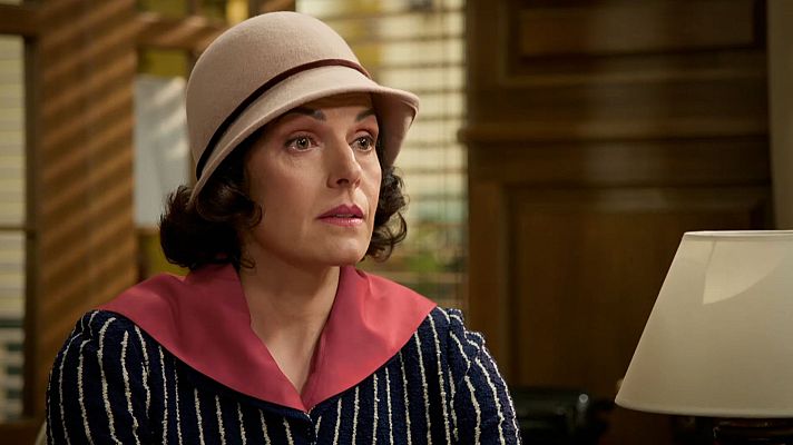 Salón de té La Moderna - Carla pide a doña Bárbara que se marche