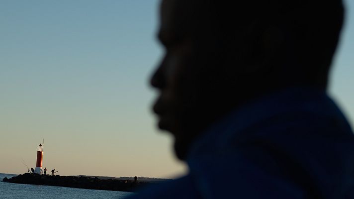 Telediario 1 - Un nuevo informe denuncia que Marruecos, Túnez y Mauritania usan fondos de la UE para detener a migrantes y dejarlos en el desierto