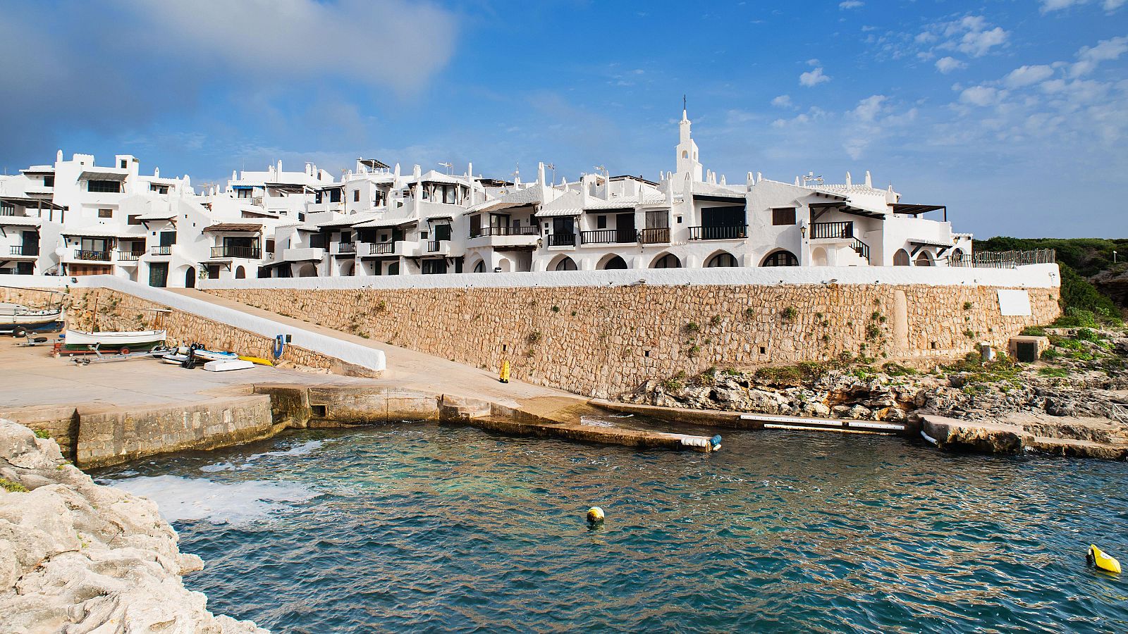 Binibeca Vell se planta ante el turismo masivo y restringe sus visitas | Ver