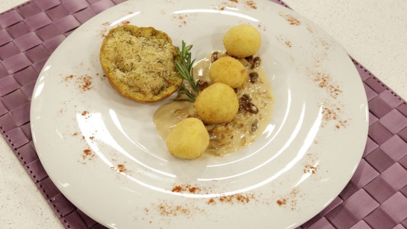 Saber cocinar - Croquetas de jamón, cheddar y setas con salsa de uvas pasas