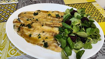 Receta de lubina a la espalda con miel y mostaza, para sorprender a grandes y peque�os