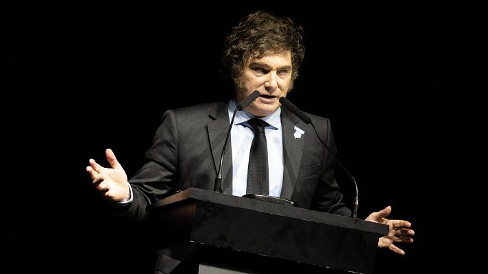 Telediario 1 - Milei dice que en España le "trataron de misógino" ante  una multitud de simpatizantes insultando a Sánchez