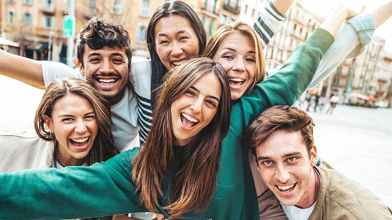 Las redes sociales juegan un papel importante en las amistades de los jóvenes españoles