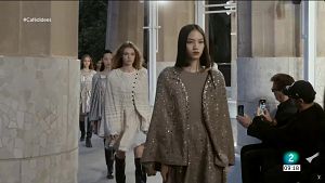 Louis Vuitton desfila al Park Gell enmig de protestes venals