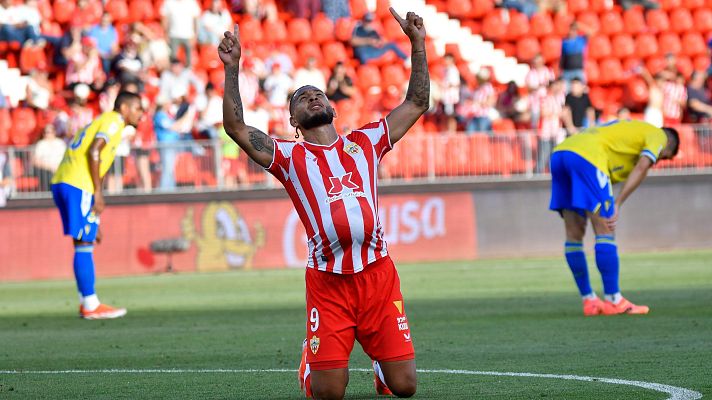 Resúmenes de LaLiga - Almería-Cádiz: resumen del partido de la 38ª jornada de la Liga