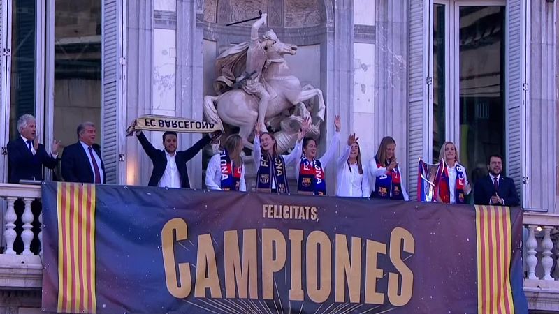 La festa de celebració continua per les campiones de la Champions - L'Informatiu | Veure