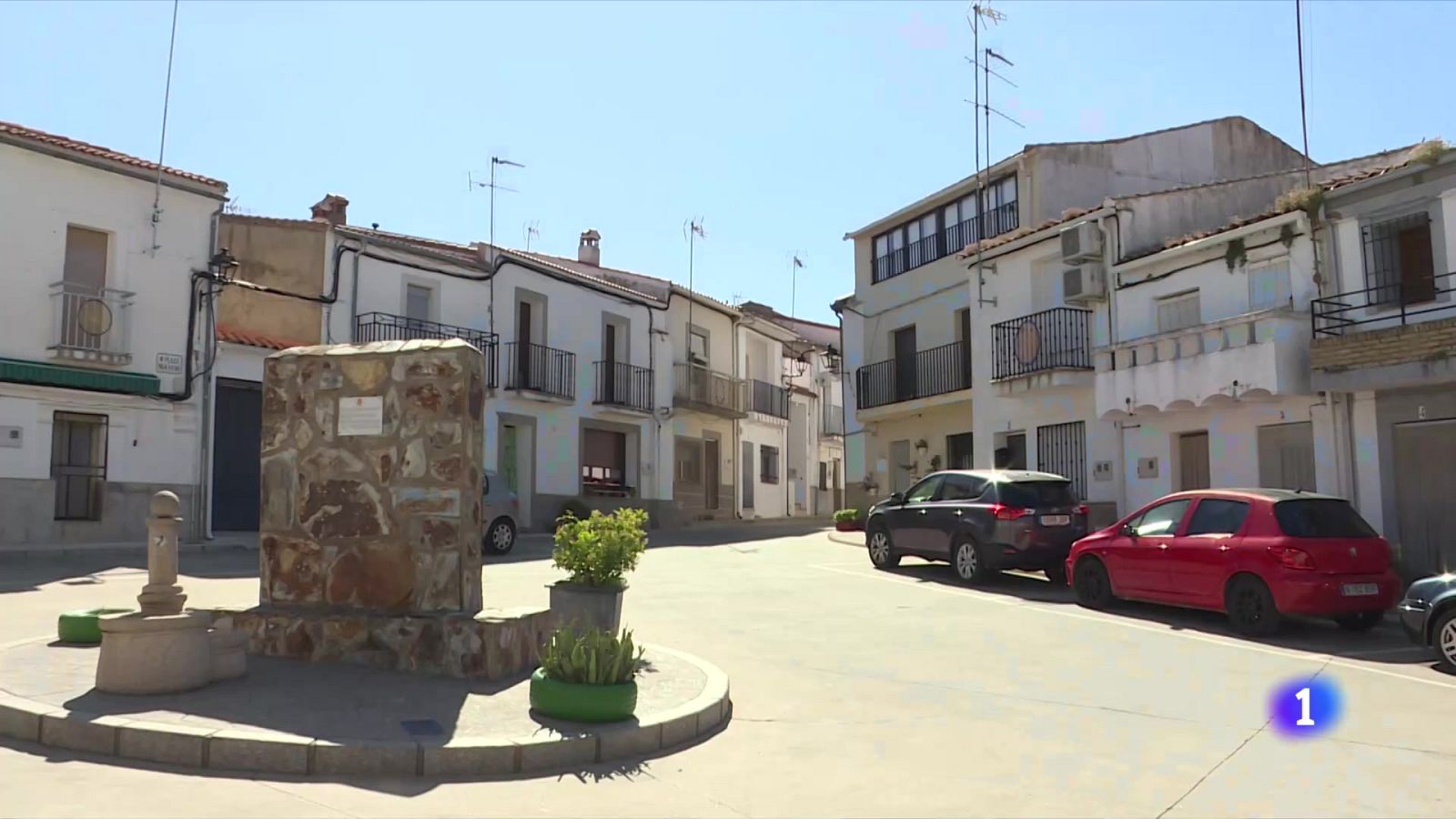 Pescueza, un pueblo convertido en hogar para los mayores | Ver