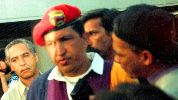  - Chávez sale de la cárcel en 1994 tras ser indultado