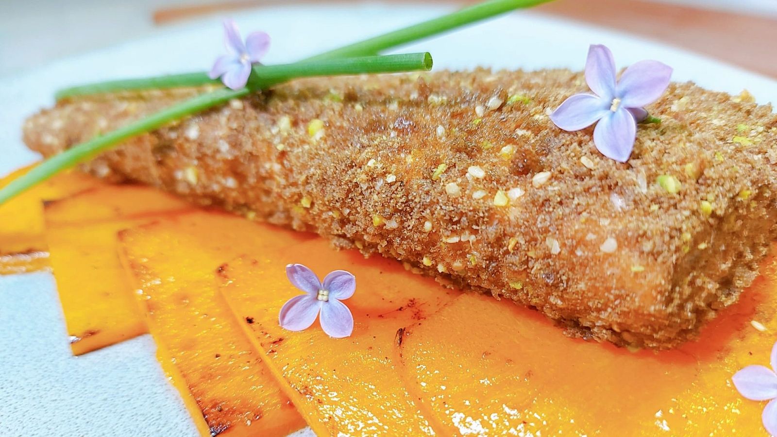 Receta de salmón rebozado de pan duro a la plancha - Saber vivir | Ver