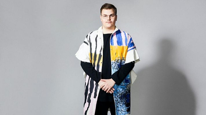 Eurovisión - Aksel - "Looking Back" - (Finlandia)