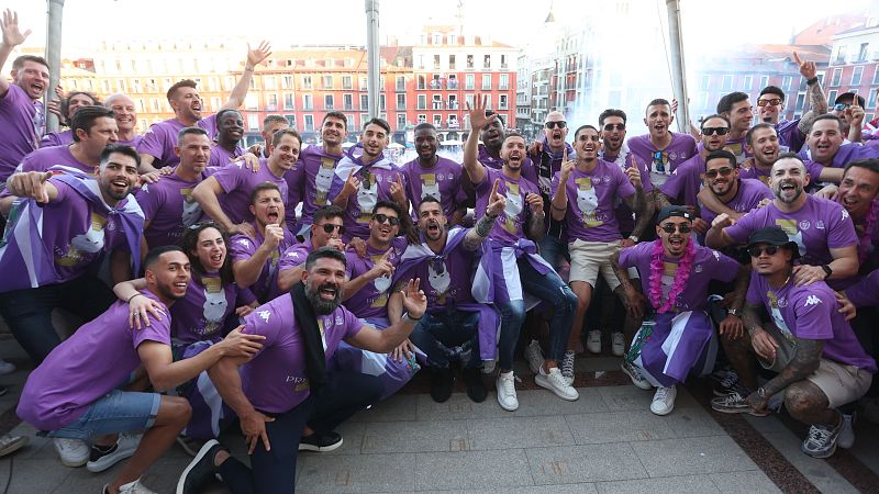 Pezzolano pide su propia dimisión en la fiesta del ascenso del Valladolid