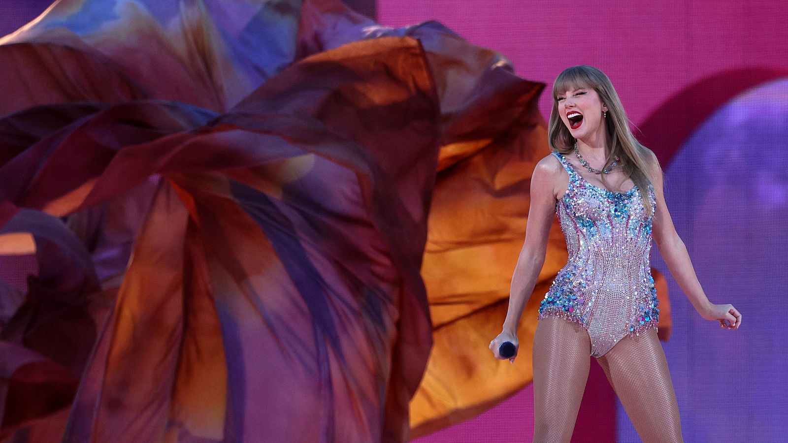 Taylor Swift, un fenómeno millonario allá por donde pasa | Ver