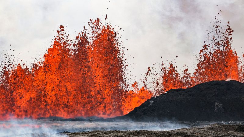 Quinta erupción volcánica en Islandia: "Nunca dejas de estar asustado" - Informativo 24h | Ver