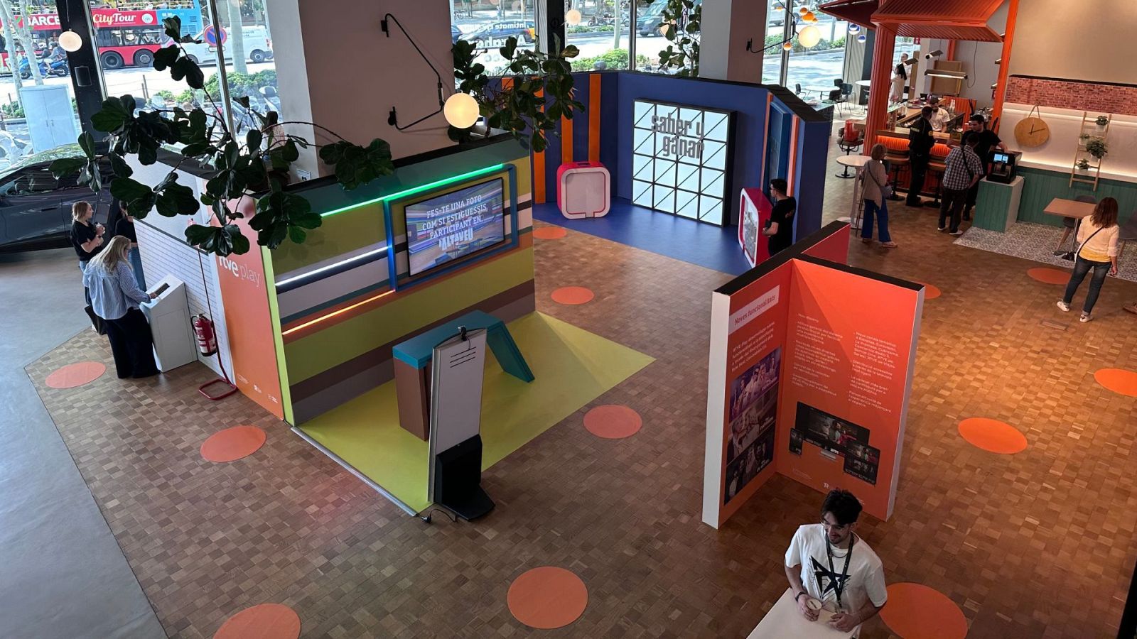 RTVE presenta l'exposició Casa RTVE Play a Barcelona. Un espai interactiu que permet al públic submergir-se en els continguts de RTVE