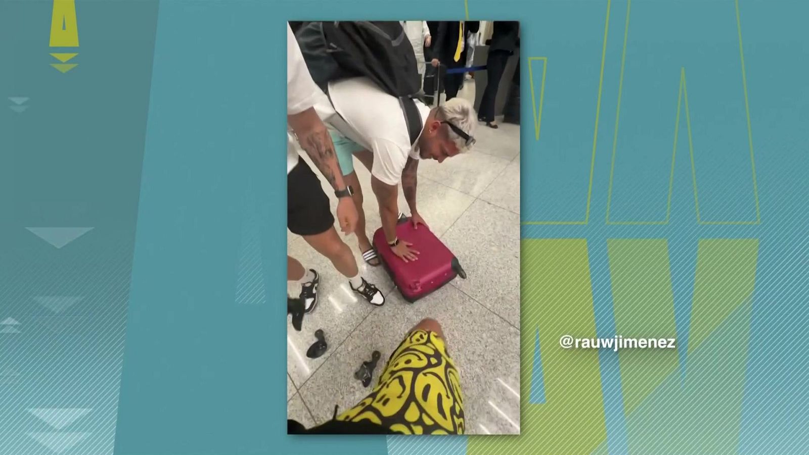 Pagar per pujar les maletes a l'avió | L'altaveu - L'altaveu | Veure