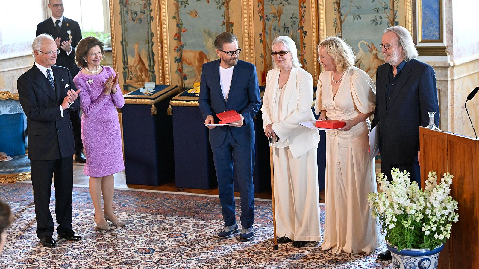 Los reyes de Suecia han premiado al grupo ABBA | Ver