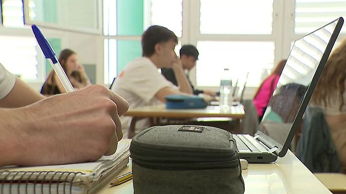 L'Informatiu - Catalunya bat un nou rècord d'estudiants en les Proves d'Accés a la Universitat