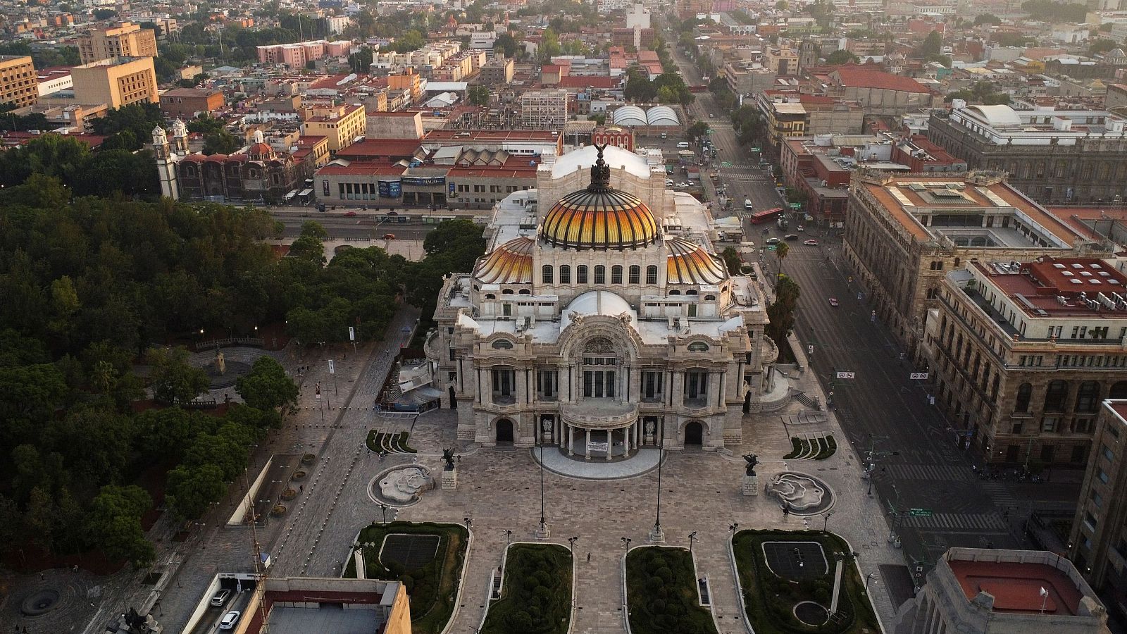 Los mexicanos votan en unas elecciones con las finanzas en calma - La tarde en 24h | Ver