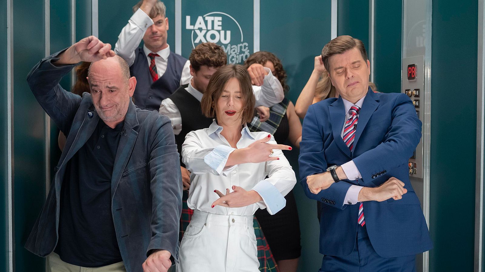 En el ascensor del Late Xou con Karra Elejalde y Georgina Amorós - VER AHORA - Late Xou con Marc Giró | Ver