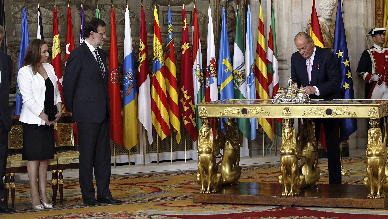 Juan Carlos I: diez años de su abdicación en Felipe VI - Fin de semana 24h | Ver