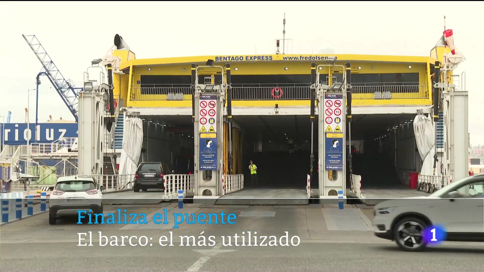 Binter ha reforzado sus rutas. Aunque ha sido el barco el transporte más utilizado para los desplazamientos.