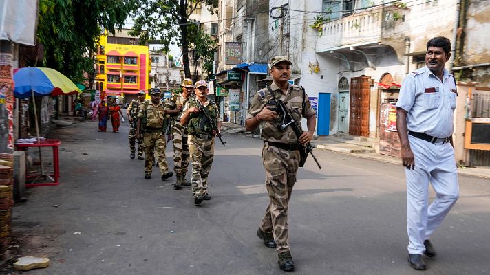 Telediario Fin de Semana - Los periodistas de investigación de la India denuncian presiones y amenazas para borrar contenido crítico