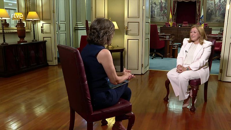 Astrid P�rez-Presidenta del Parlamento de Canarias | Ver