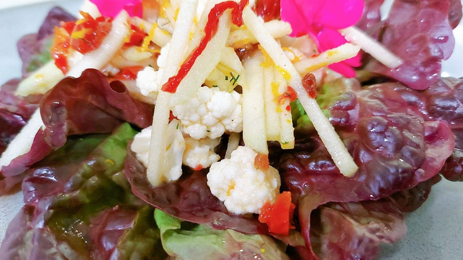 Receta de coliflor en crudo con manzana y tomate deshidratado - Saber vivir | Ver