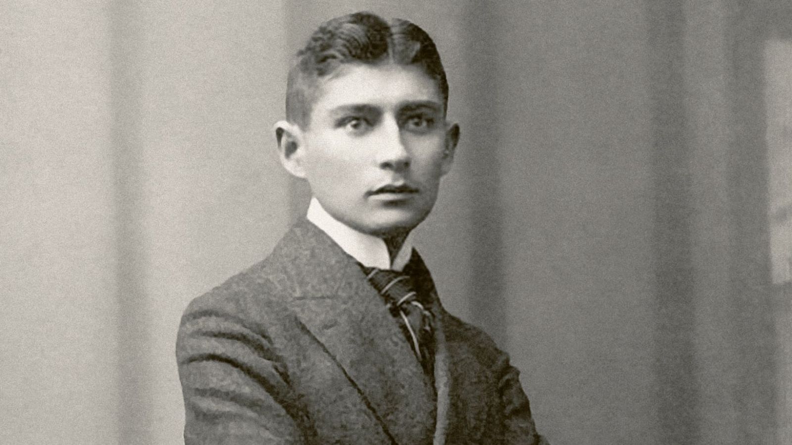Se cumplen 100 años de la muerte del escritor Franz Kafka | Ver