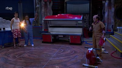 El tío Codillo - Danger Force | Ver