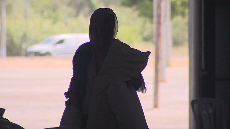 Pavelló d'acollida de temporers a Lleida - L'Informatiu | Veure