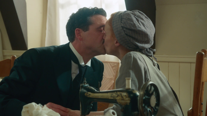 La promesa - Ricardo abre su corazón y besa a Pía